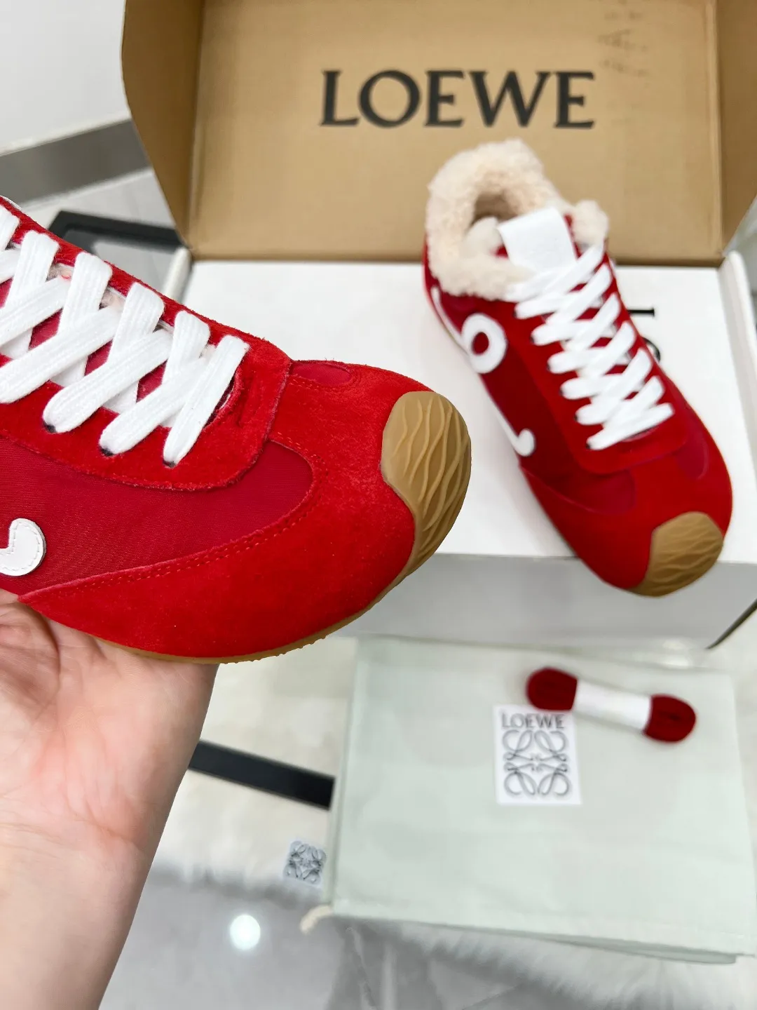 👟👟Ex-factory price 500👟👟 Male +10 2025 autumn and winter Maoli new style, the same style as Wang Yibo! Loewe Ballet Runner 2.0 sports shoes for couples, moral training shoes, new color matching retro series running shoes, standard size: women's size 35-40, men's size 39-45, button ➕20